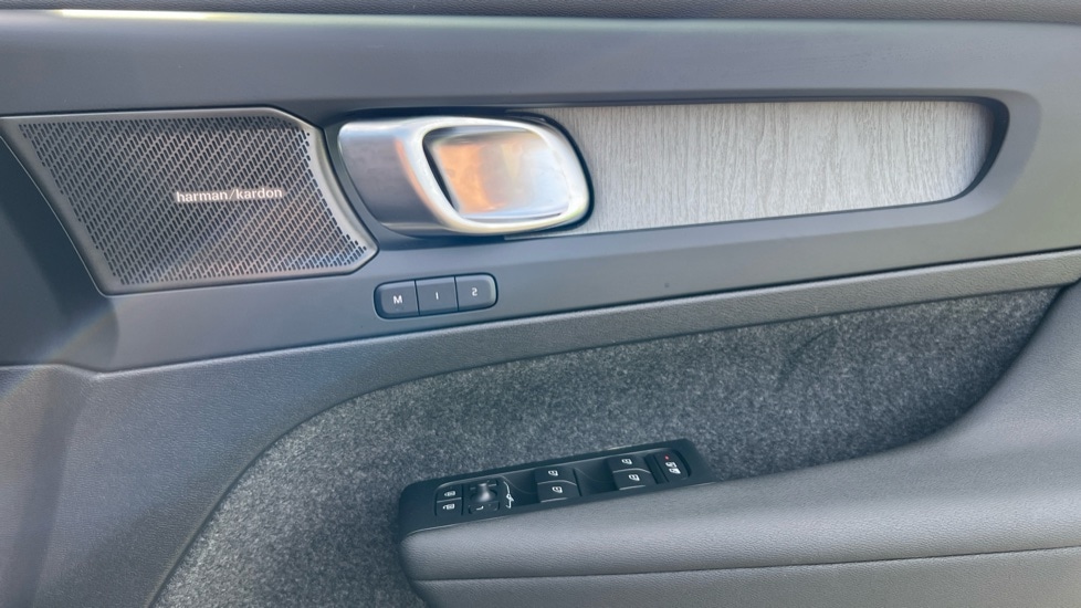 Used Volvo XC40 2025 for sale - 76870442: Photo 15