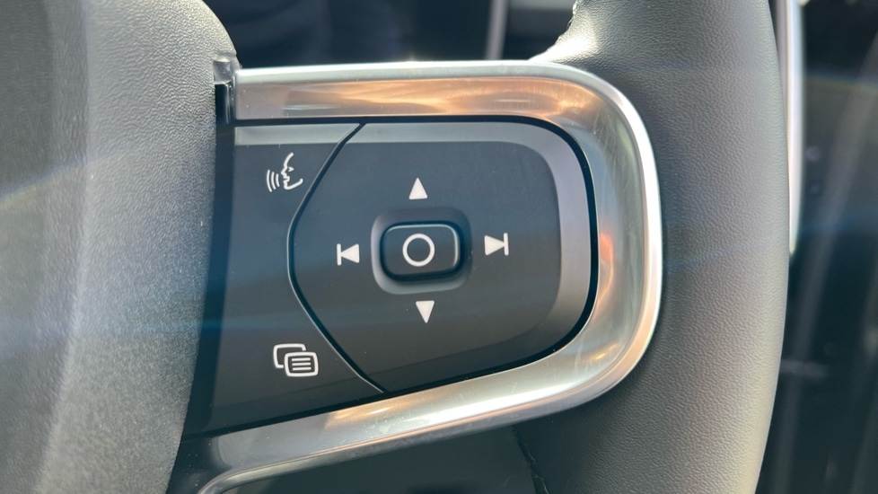 Used Volvo XC40 2025 for sale - 76870442: Photo 19