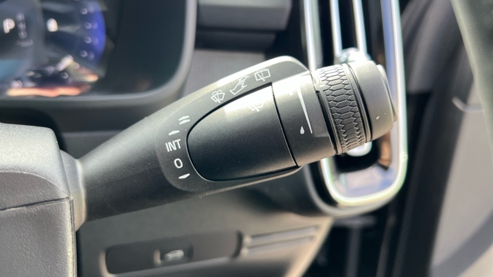 Used Volvo XC40 2025 for sale - 76870442: Photo 28