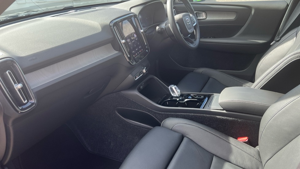 Used Volvo XC40 2025 for sale - 76870442: Photo 4