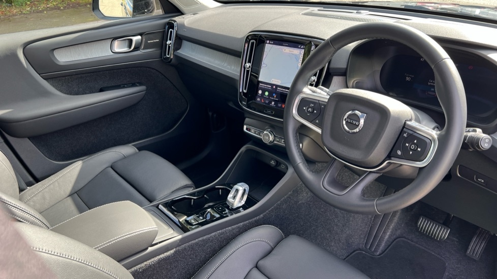 Used Volvo XC40 2025 for sale - 76870442: Photo 5
