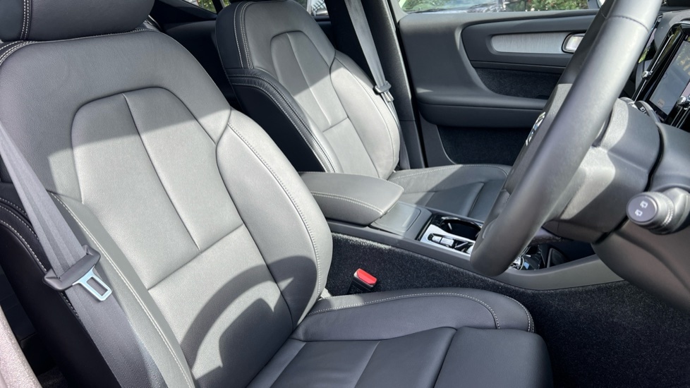 Used Volvo XC40 2025 for sale - 76870442: Photo 9