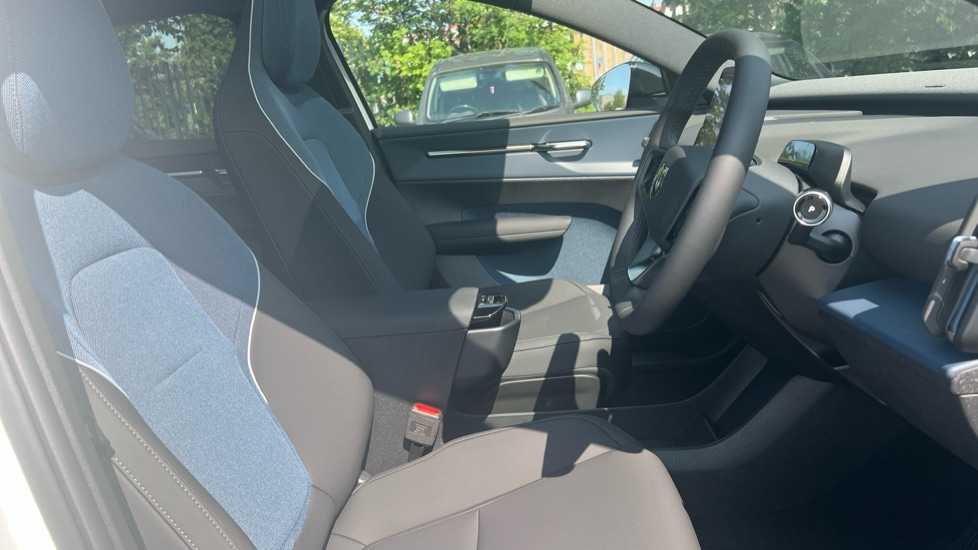 Used Volvo EX30 2025 for sale - 76112476: Photo 9