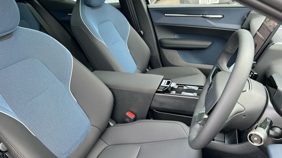 Used Volvo EX30 2025 for sale - 76586812: Photo 9