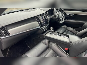 Used Volvo V90 2020 for sale - 76229394: Photo
