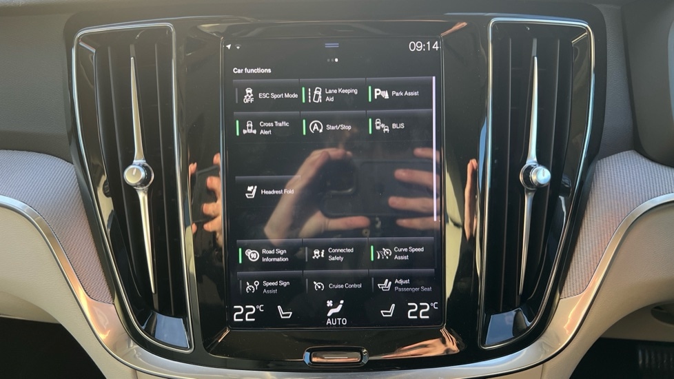 Used Volvo V60 2020 for sale - 76609698: Photo 32