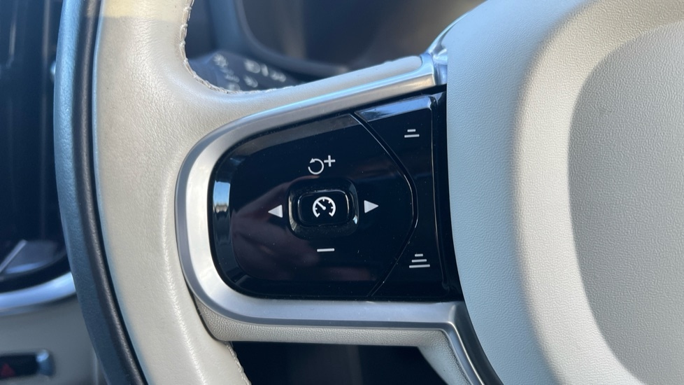 Used Volvo V60 2020 for sale - 76609698: Photo 35