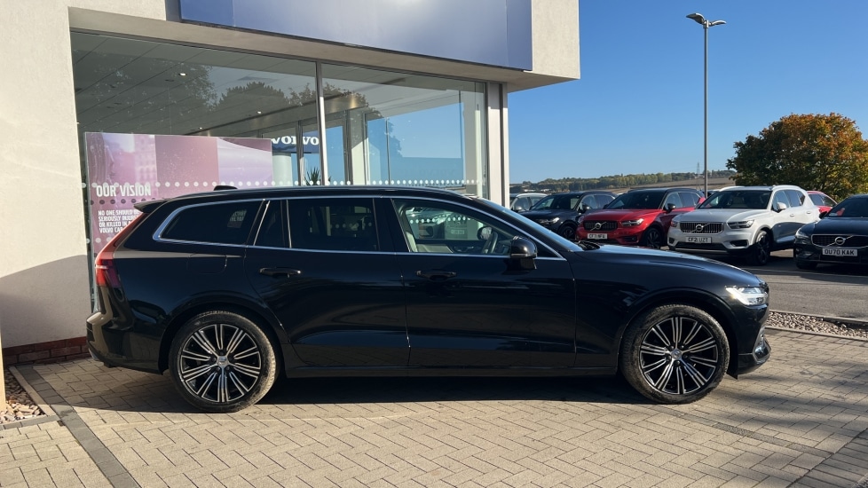 Used Volvo V60 2020 for sale - 76609698: Photo 4
