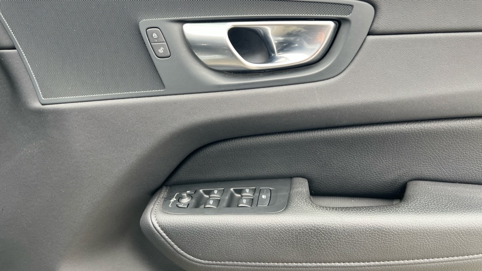 Used Volvo XC60 2021 for sale - 76229452: Photo 15