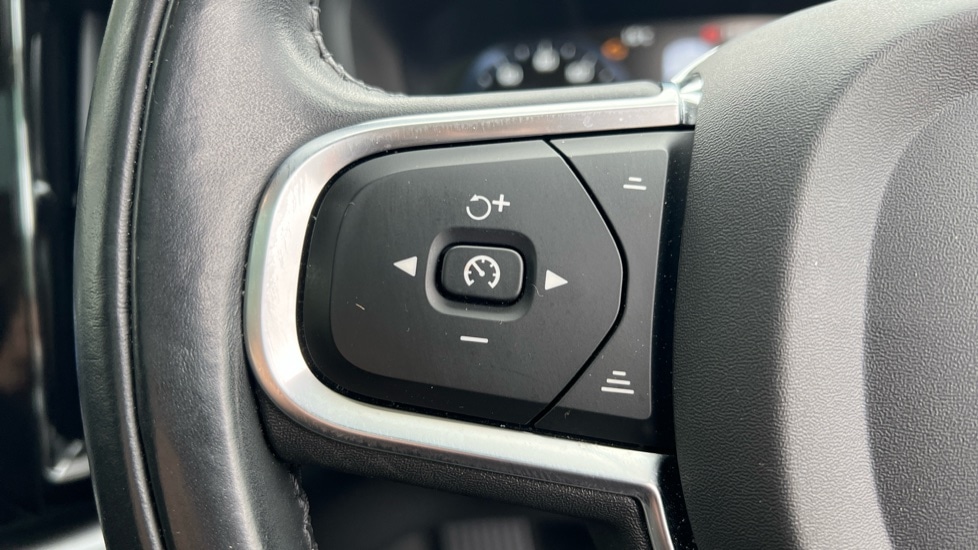 Used Volvo XC60 2021 for sale - 76229452: Photo 37