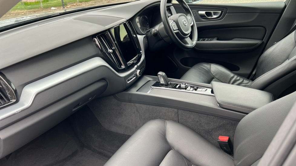 Used Volvo XC60 2021 for sale - 76229452: Photo 4