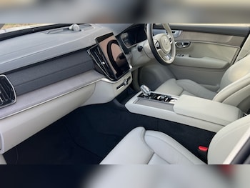 Used Volvo XC90 2025 for sale - 76154620: Photo 4