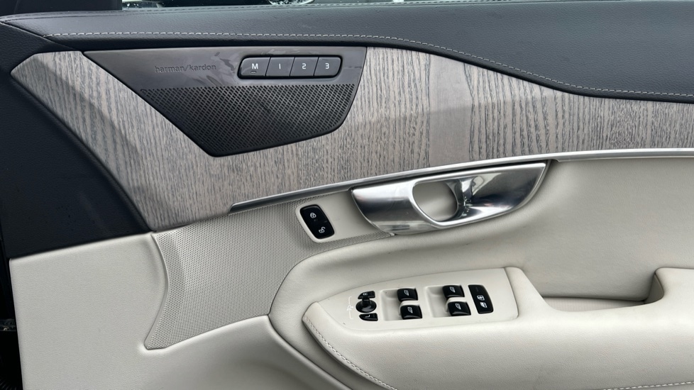 Used Volvo XC90 2025 for sale - 76872748: Photo 15