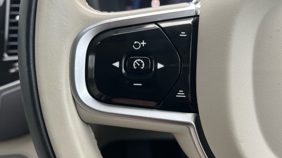 Used Volvo XC90 2025 for sale - 76872748: Photo 38