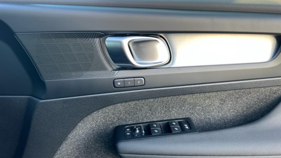 Used Volvo XC40 2025 for sale - 76894782: Photo 15