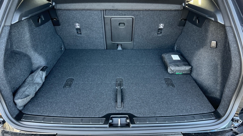 Used Volvo XC40 2025 for sale - 76894782: Photo 17