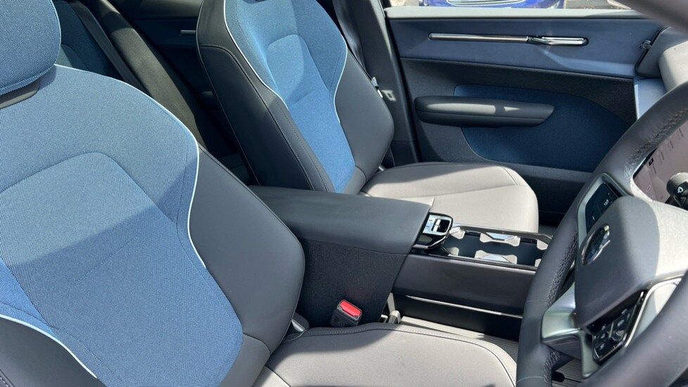 Used Volvo EX30 2025 for sale - 76539898: Photo 9