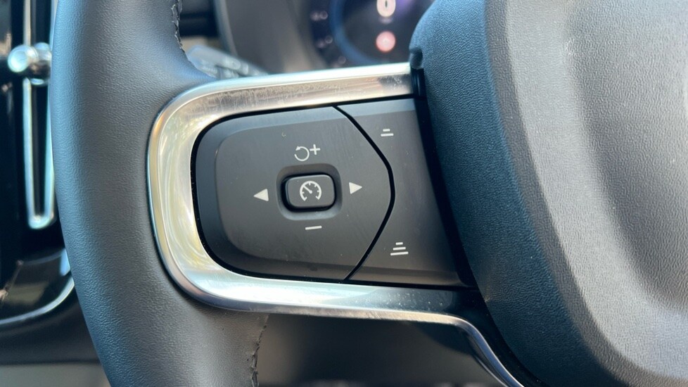 Used Volvo XC40 2024 for sale - 76116934: Photo 38