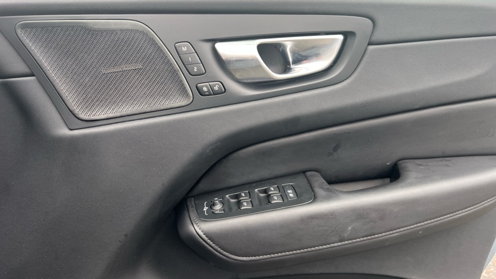 Used Volvo XC60 2023 for sale - 77079103: Photo 15