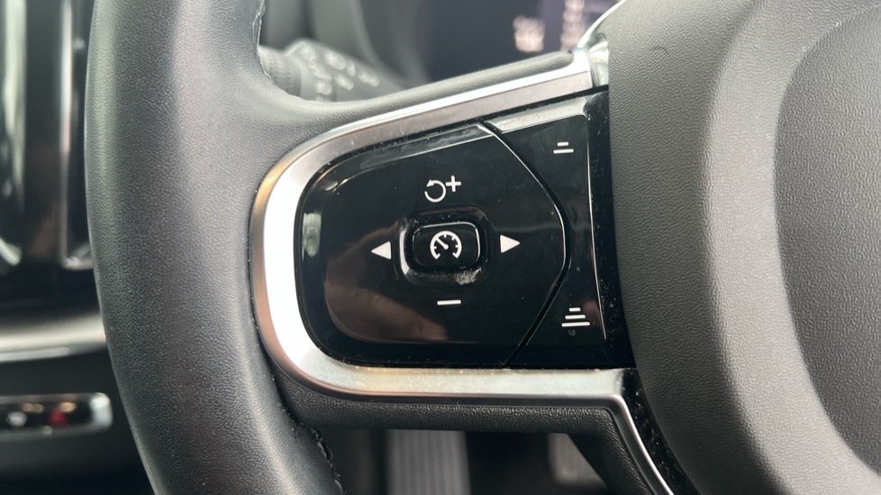 Used Volvo XC60 2023 for sale - 77079103: Photo 18