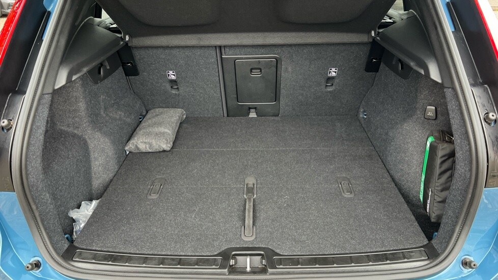 Used Volvo XC40 2024 for sale - 76117008: Photo 17