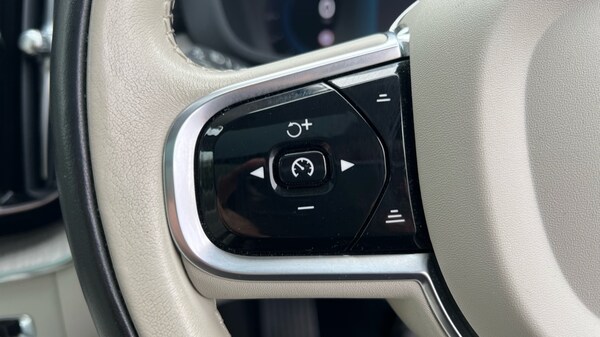 Used Volvo XC60 2022 for sale - 76161194: Photo 38