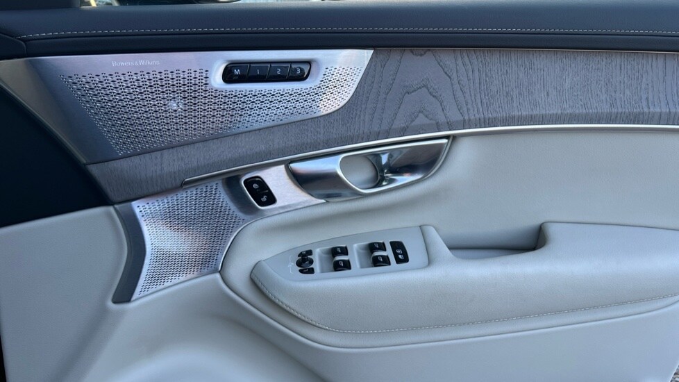 Used Volvo XC90 2025 for sale - 76873329: Photo 15