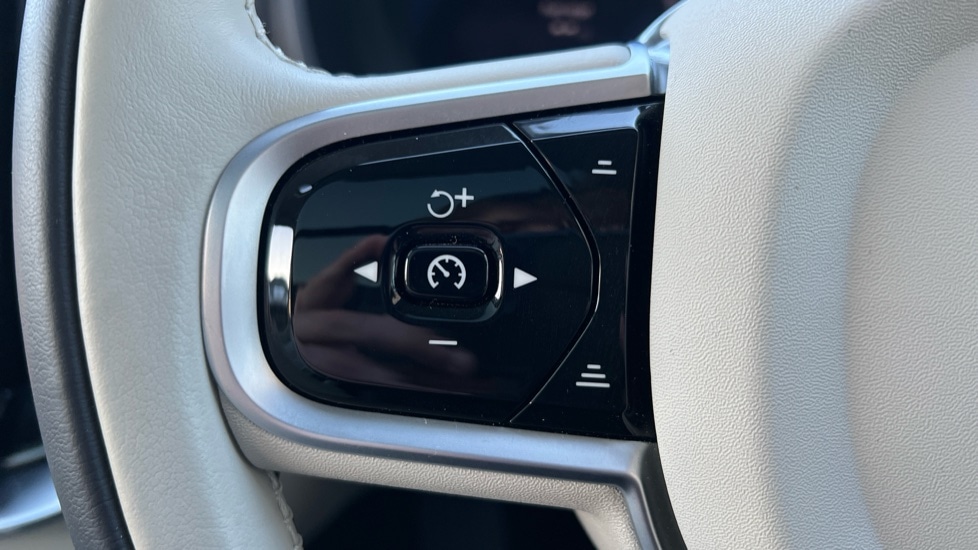 Used Volvo XC90 2025 for sale - 76873329: Photo 38