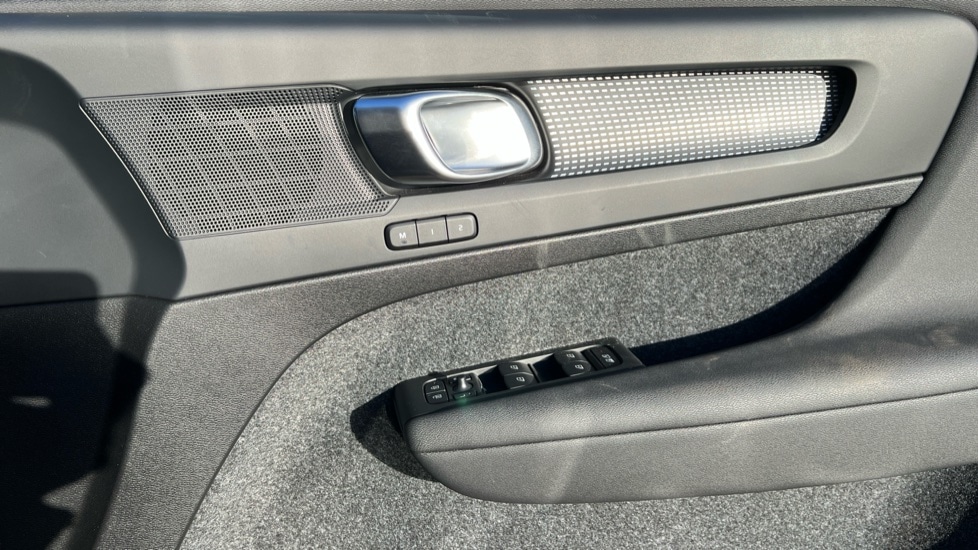 Used Volvo XC40 2024 for sale - 76872713: Photo 15