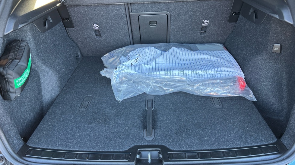 Used Volvo XC40 2024 for sale - 76872713: Photo 17