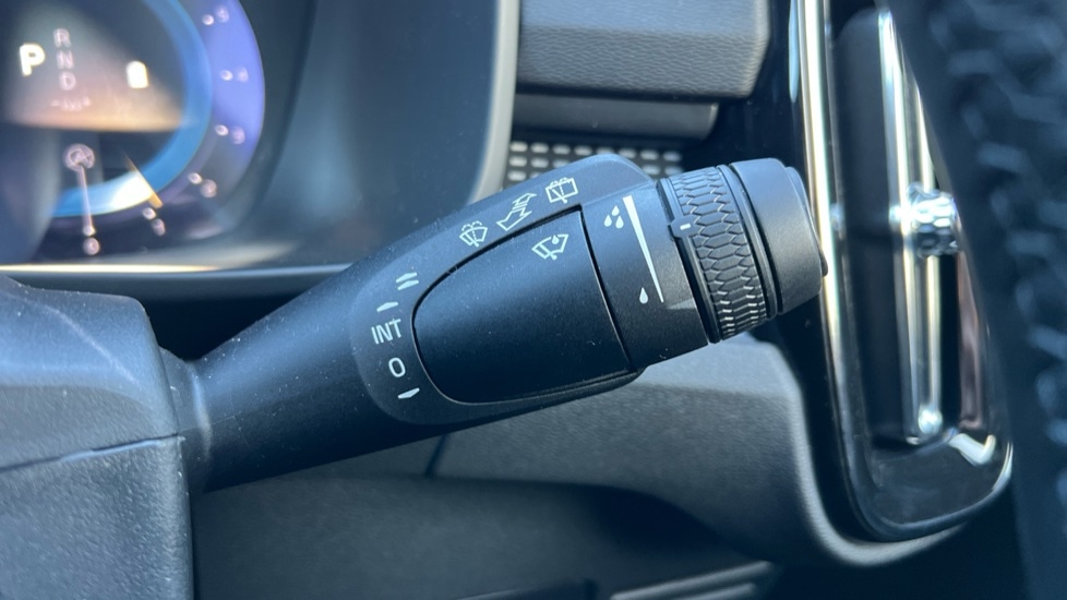 Used Volvo XC40 2024 for sale - 76872713: Photo 28