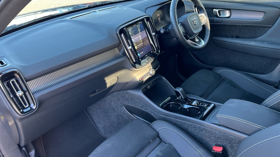 Used Volvo XC40 2024 for sale - 76872713: Photo 4