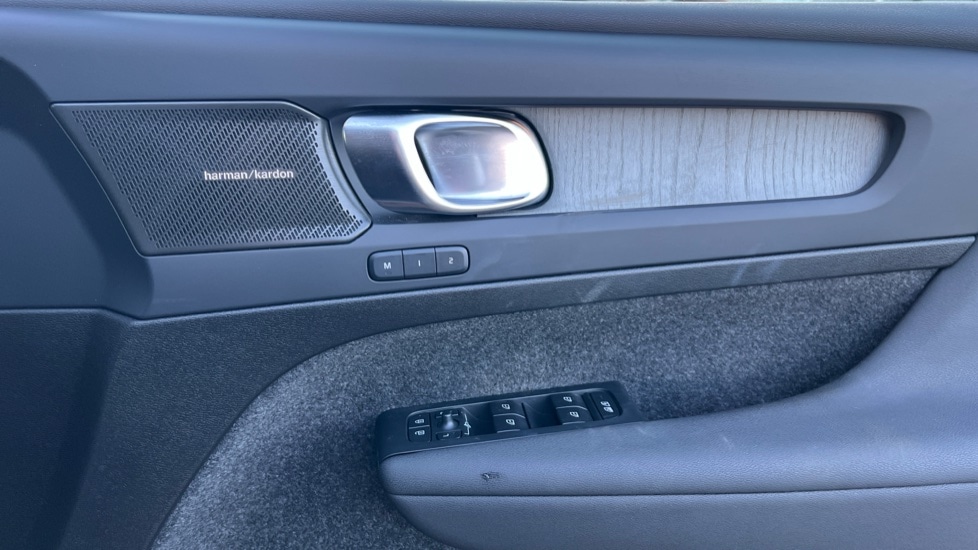 Used Volvo XC40 2024 for sale - 76873325: Photo 15