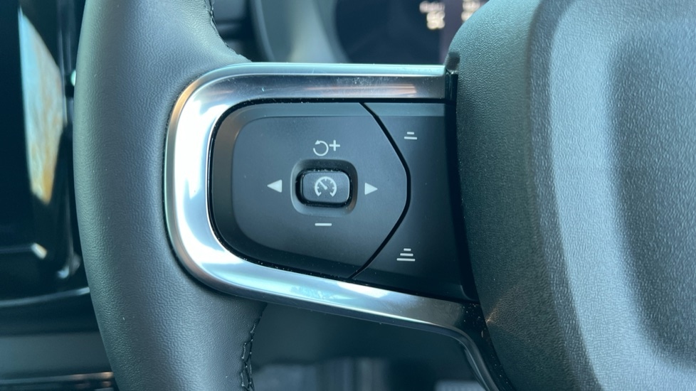 Used Volvo XC40 2024 for sale - 76873325: Photo 18