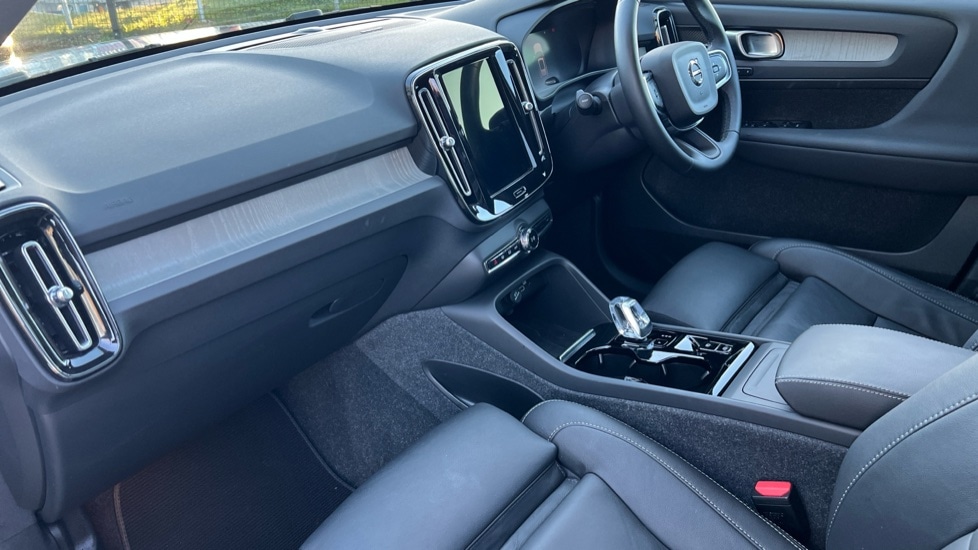 Used Volvo XC40 2024 for sale - 76873325: Photo 4