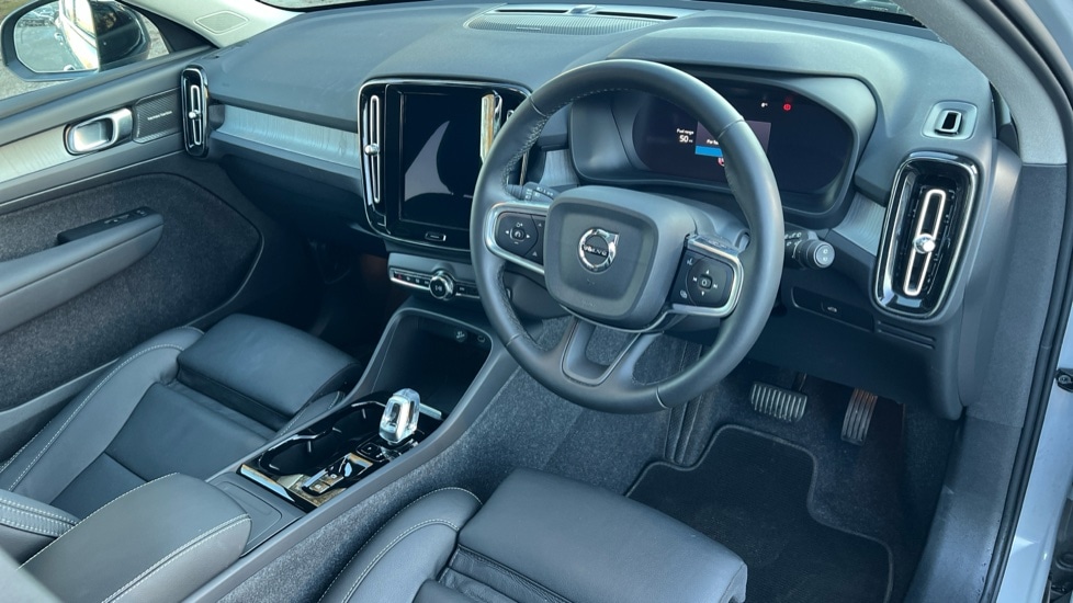 Used Volvo XC40 2024 for sale - 76873325: Photo 5