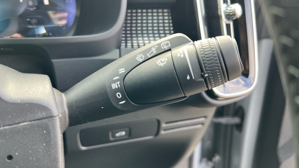 Used Volvo XC40 2025 for sale - 76007620: Photo 28