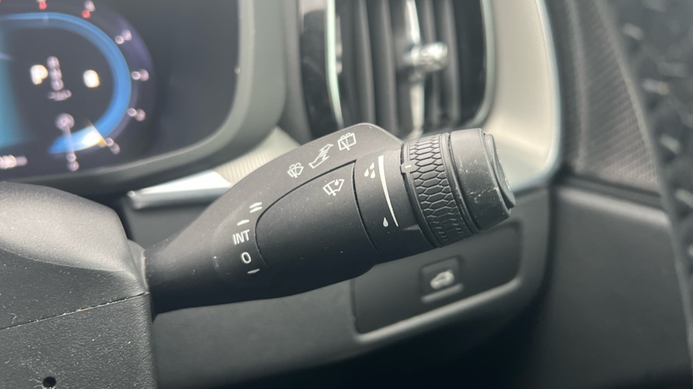 Used Volvo XC60 2023 for sale - 76873039: Photo 28