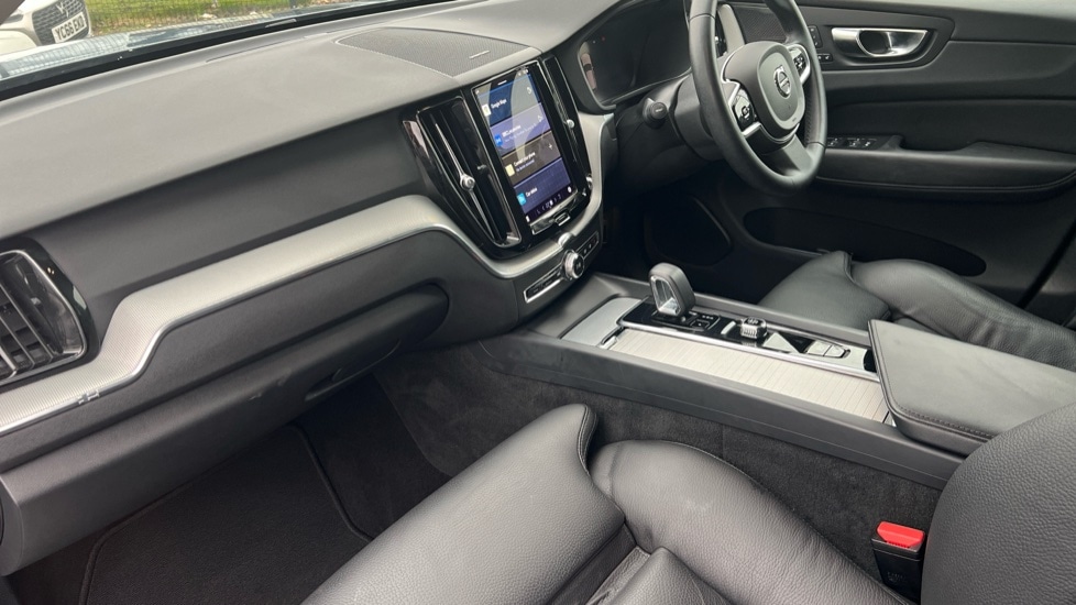 Used Volvo XC60 2023 for sale - 76873039: Photo 4