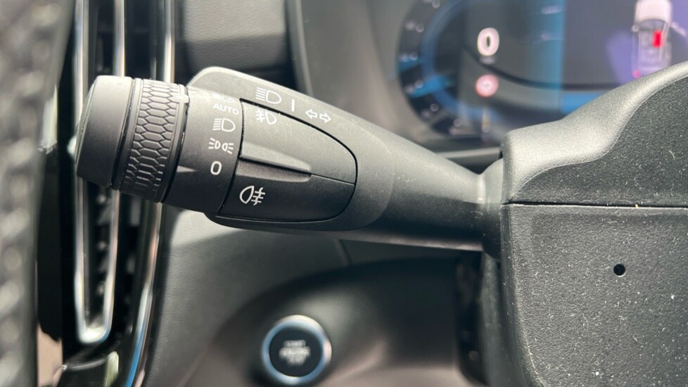 Used Volvo XC40 2025 for sale - 75922061: Photo 27
