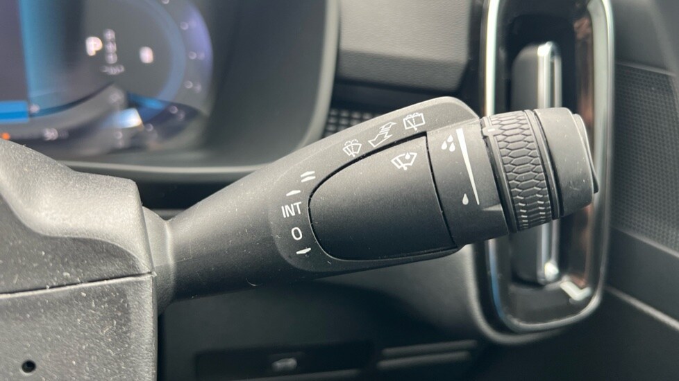 Used Volvo XC40 2025 for sale - 75922061: Photo 28