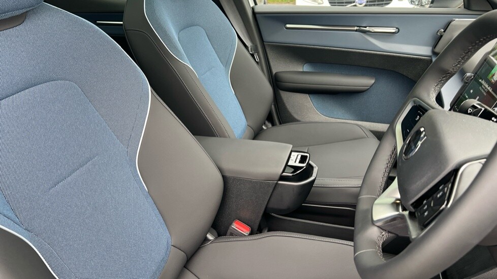 Used Volvo EX30 2025 for sale - 76539847: Photo 9