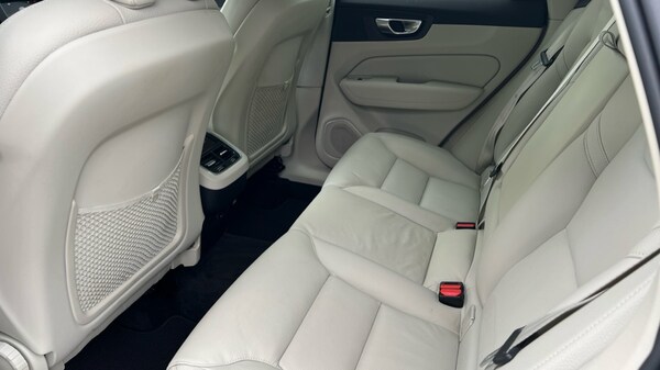 Used Volvo XC60 2023 for sale - 76145978: Photo 10