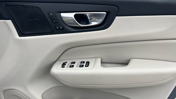 Used Volvo XC60 2023 for sale - 76145978: Photo 15