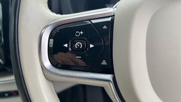 Used Volvo XC60 2023 for sale - 76145978: Photo 18