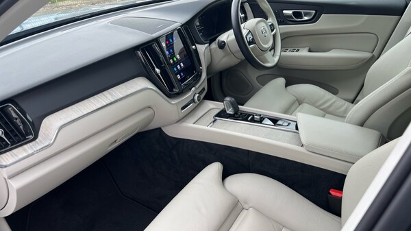 Used Volvo XC60 2023 for sale - 76145978: Photo 4