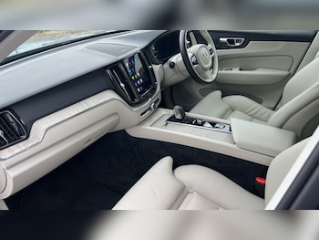 Used Volvo XC60 2023 for sale - 76145978: Photo 4