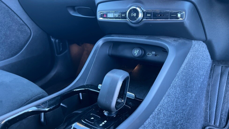 Used Volvo XC40 2024 for sale - 77060698: Photo 14