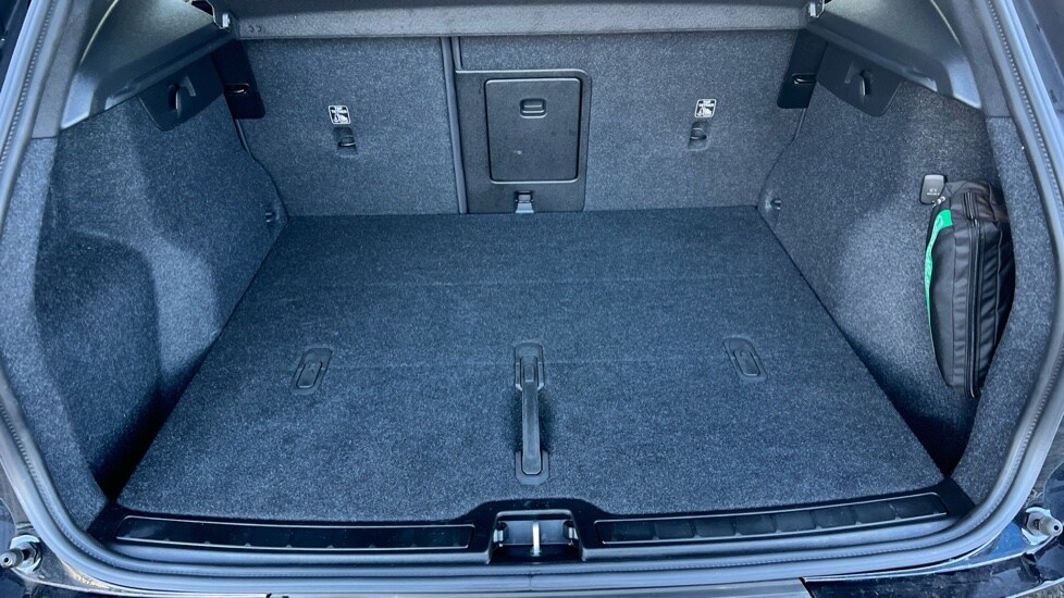 Used Volvo XC40 2024 for sale - 77060698: Photo 17