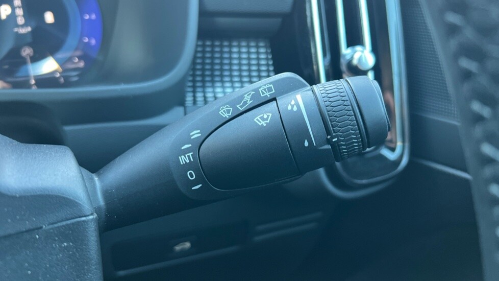 Used Volvo XC40 2024 for sale - 77060698: Photo 28